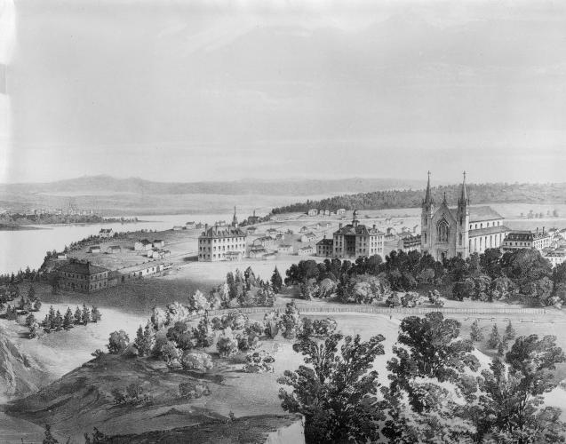 Lithograph in black and white of a small town surrounded by trees, alongside a river. A church stands out from the landscape.